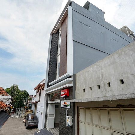 Super Oyo Capital O 614 Graha 8 Syariah Hotel Surabaya Eksteriør billede