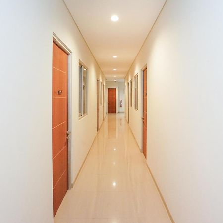 Super Oyo Capital O 614 Graha 8 Syariah Hotel Surabaya Eksteriør billede