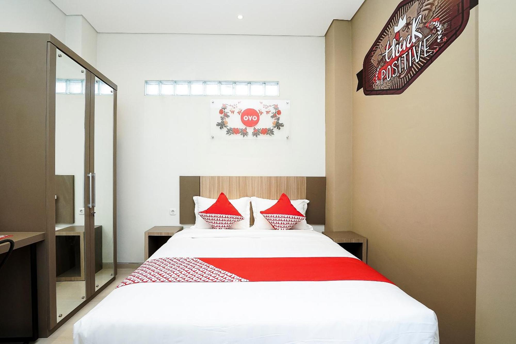 Super Oyo Capital O 614 Graha 8 Syariah Hotel Surabaya Eksteriør billede