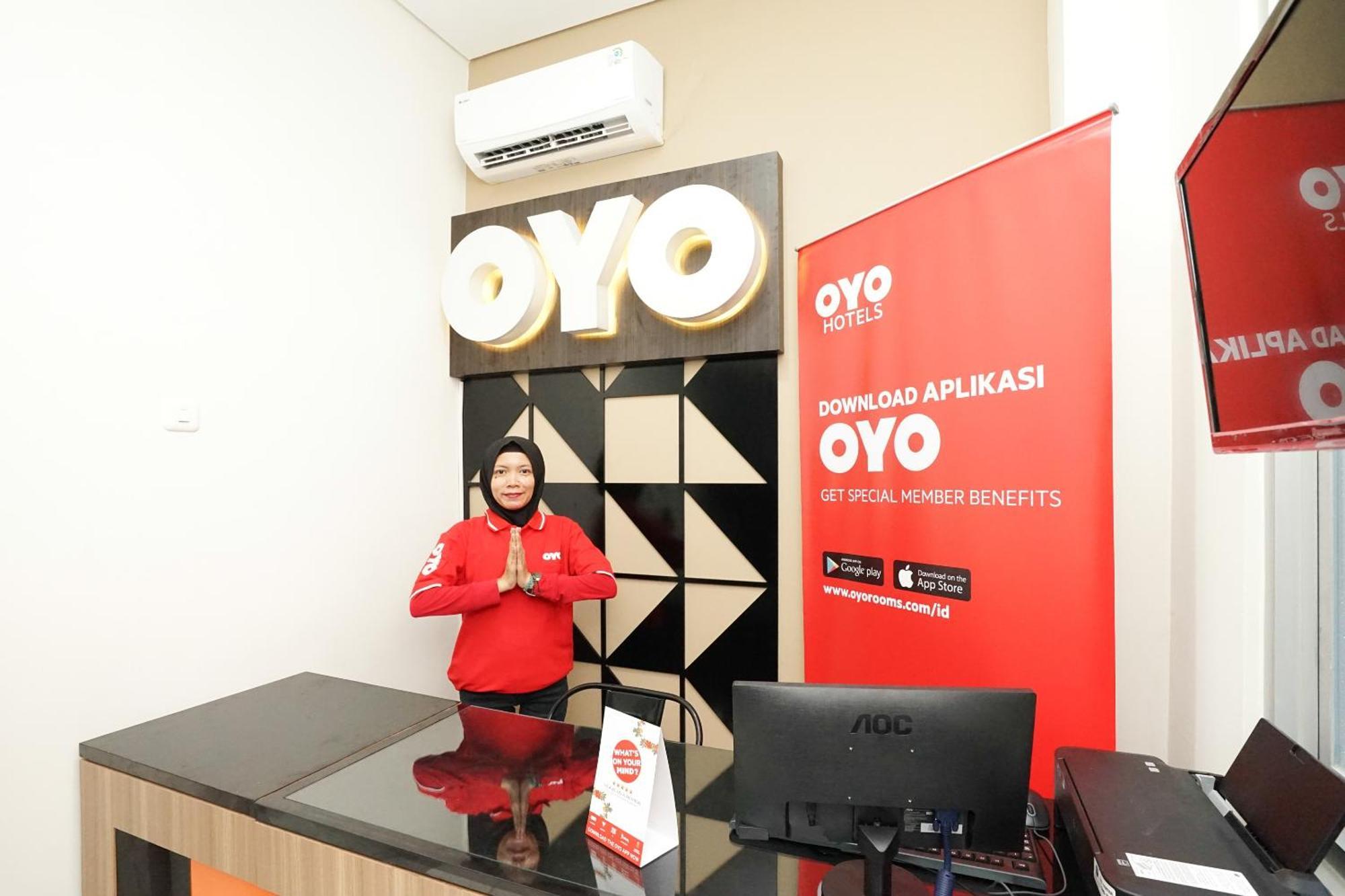 Super Oyo Capital O 614 Graha 8 Syariah Hotel Surabaya Eksteriør billede