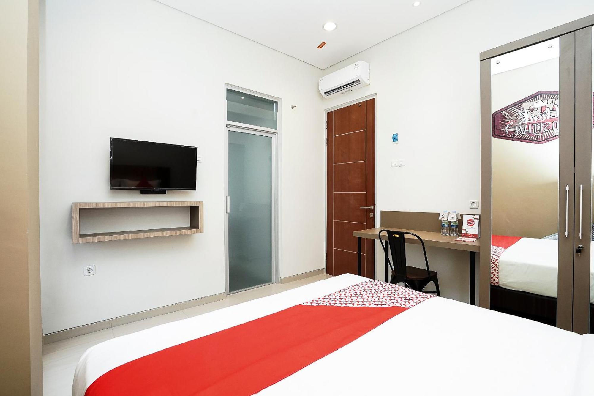 Super Oyo Capital O 614 Graha 8 Syariah Hotel Surabaya Eksteriør billede