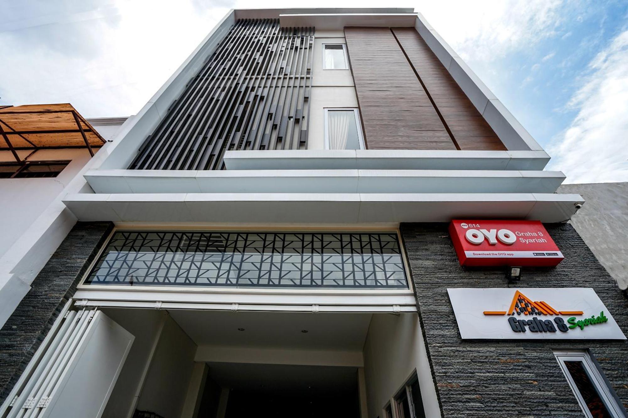 Super Oyo Capital O 614 Graha 8 Syariah Hotel Surabaya Eksteriør billede