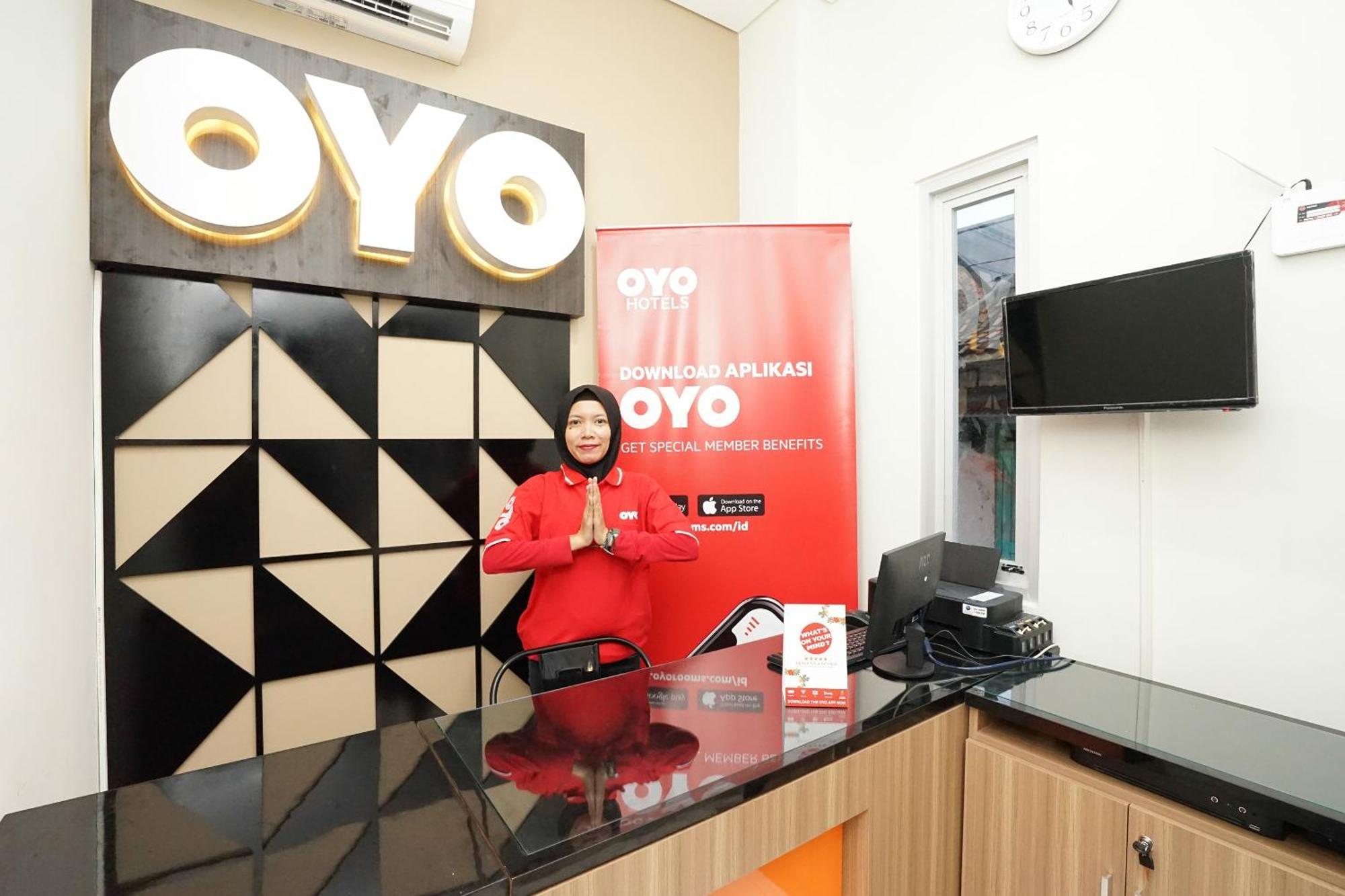 Super Oyo Capital O 614 Graha 8 Syariah Hotel Surabaya Eksteriør billede