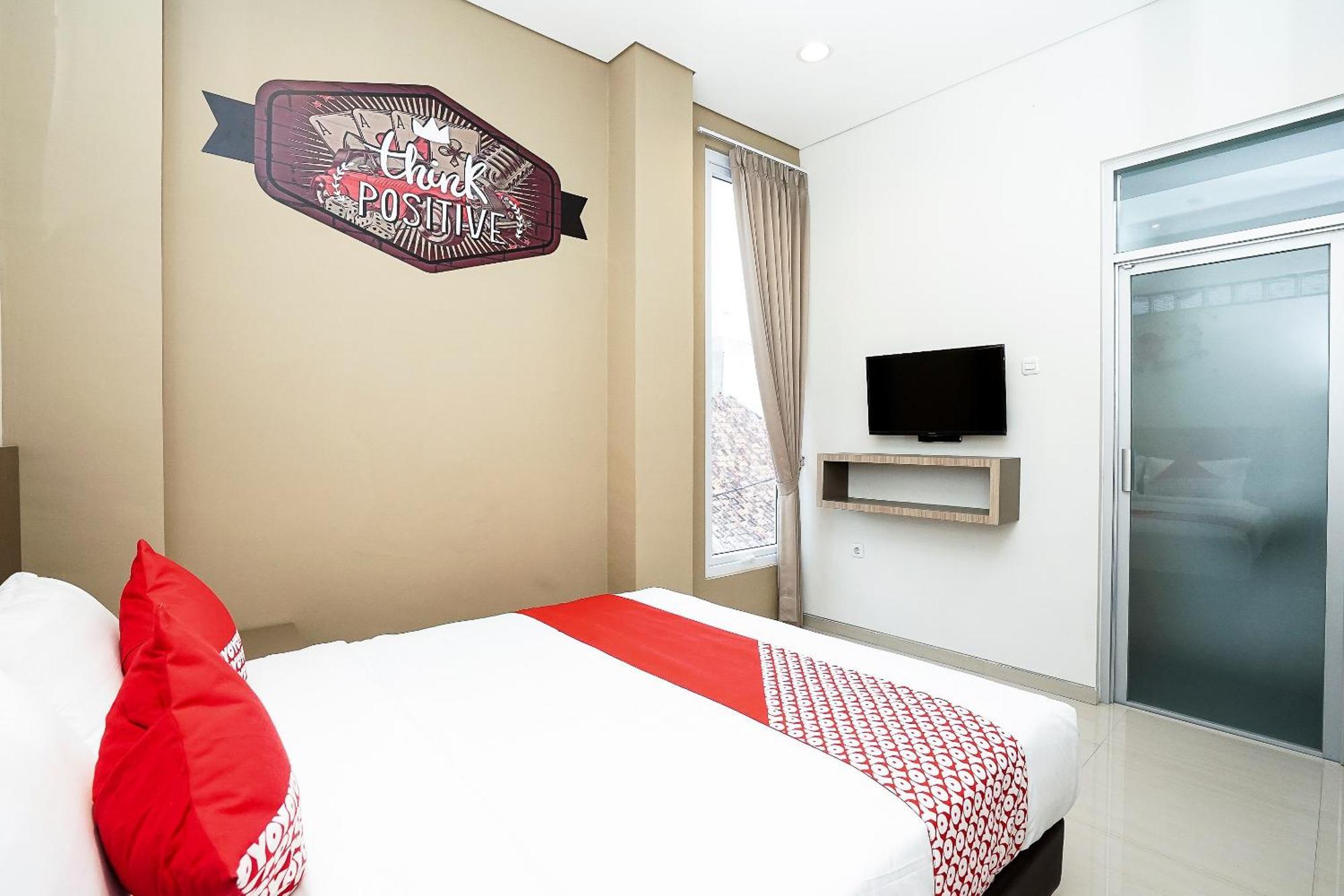 Super Oyo Capital O 614 Graha 8 Syariah Hotel Surabaya Eksteriør billede