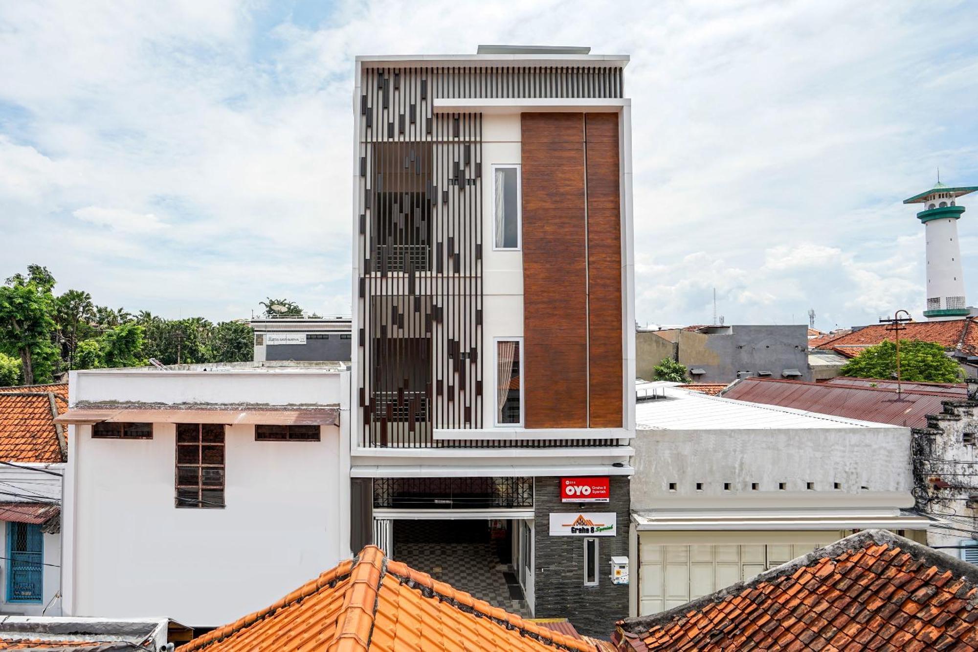 Super Oyo Capital O 614 Graha 8 Syariah Hotel Surabaya Eksteriør billede