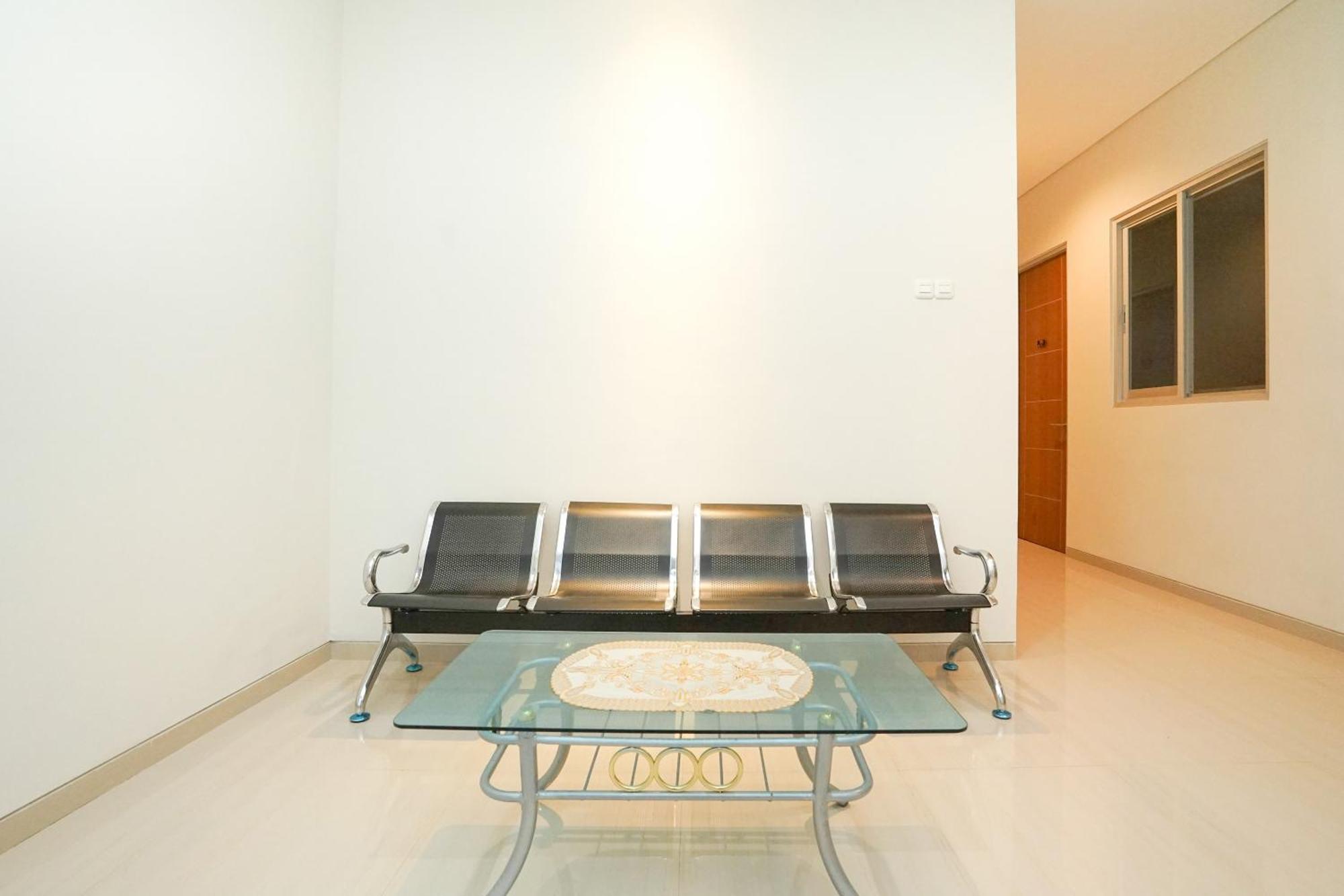 Super Oyo Capital O 614 Graha 8 Syariah Hotel Surabaya Eksteriør billede