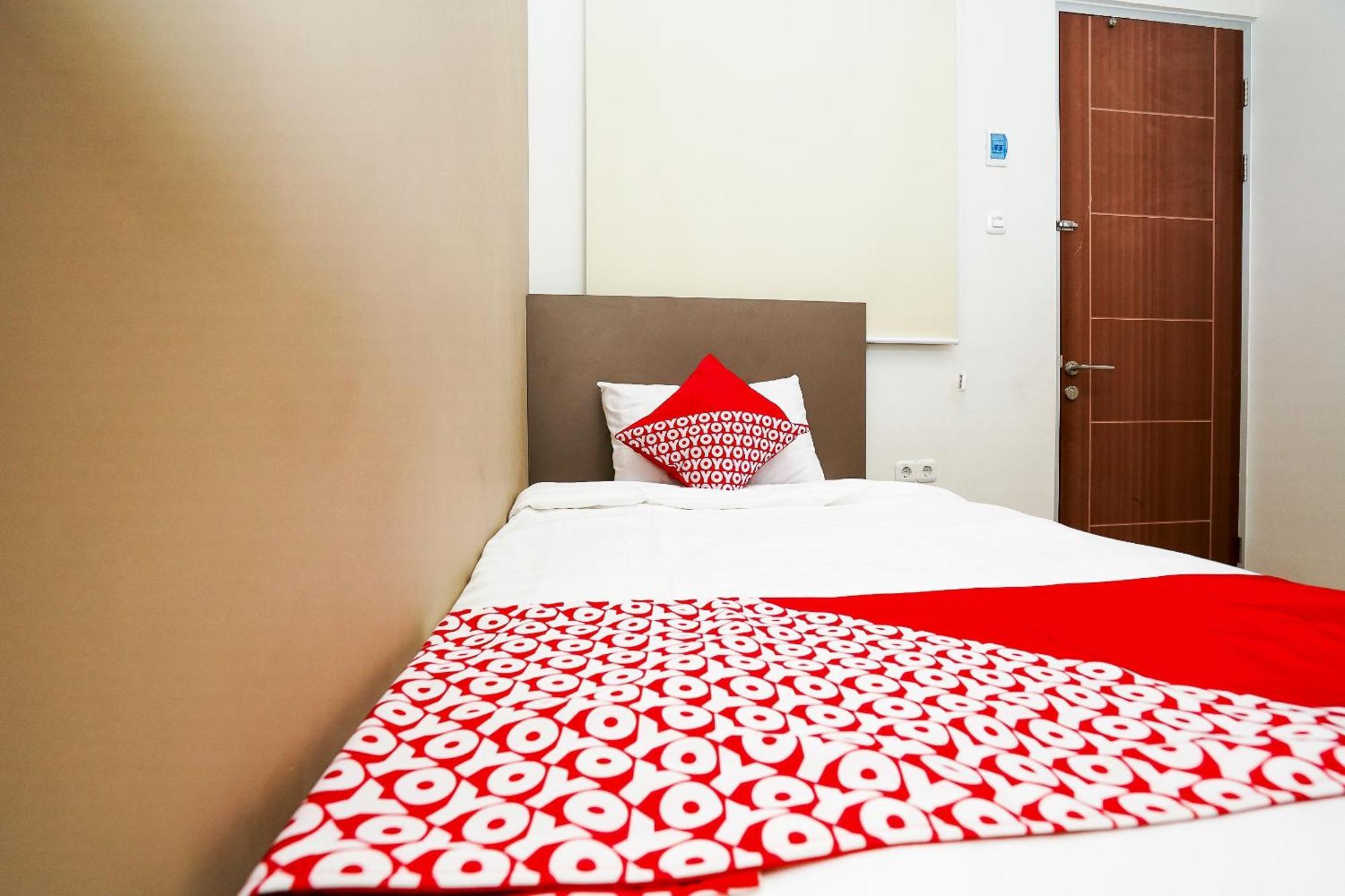 Super Oyo Capital O 614 Graha 8 Syariah Hotel Surabaya Eksteriør billede